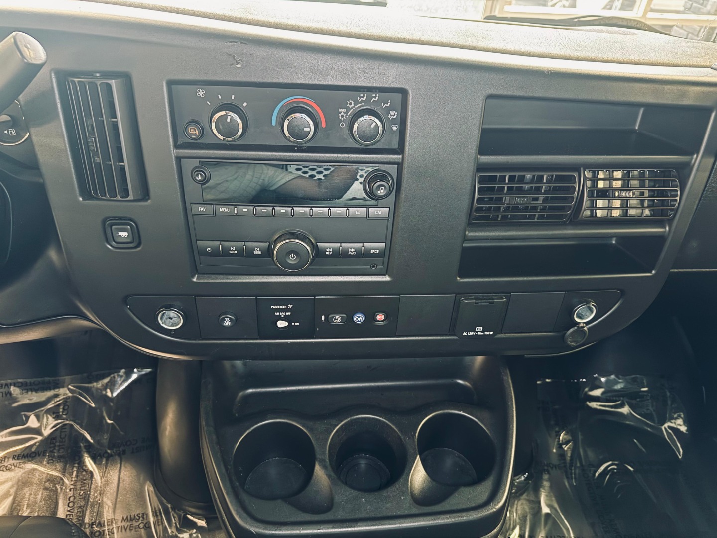 2022 GMC Savana Cargo Work Van - Photo 18