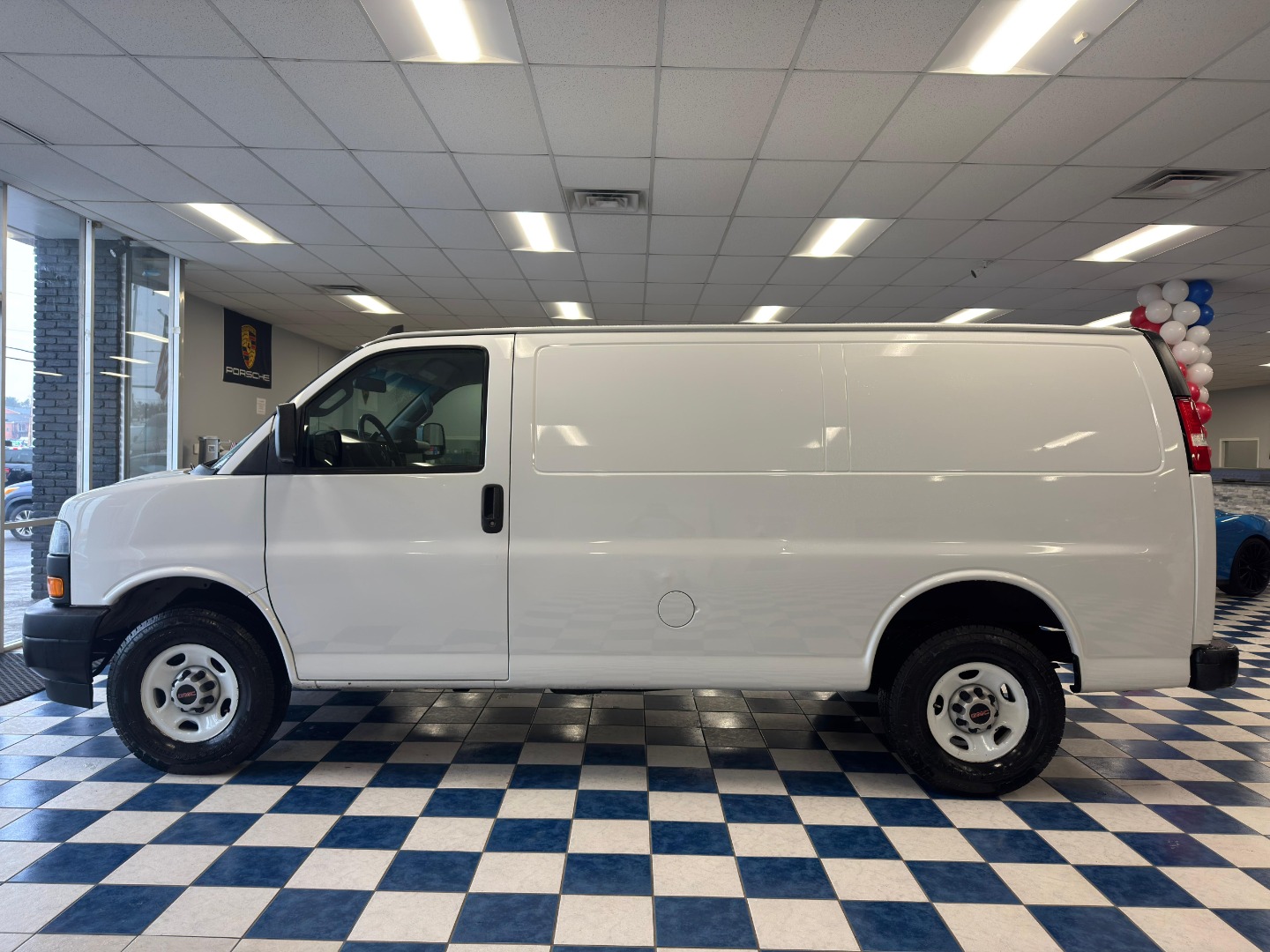 2022 GMC Savana Cargo Work Van - Photo 4