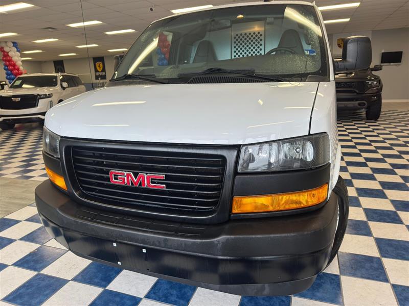2022 GMC Savana Cargo - Image 1