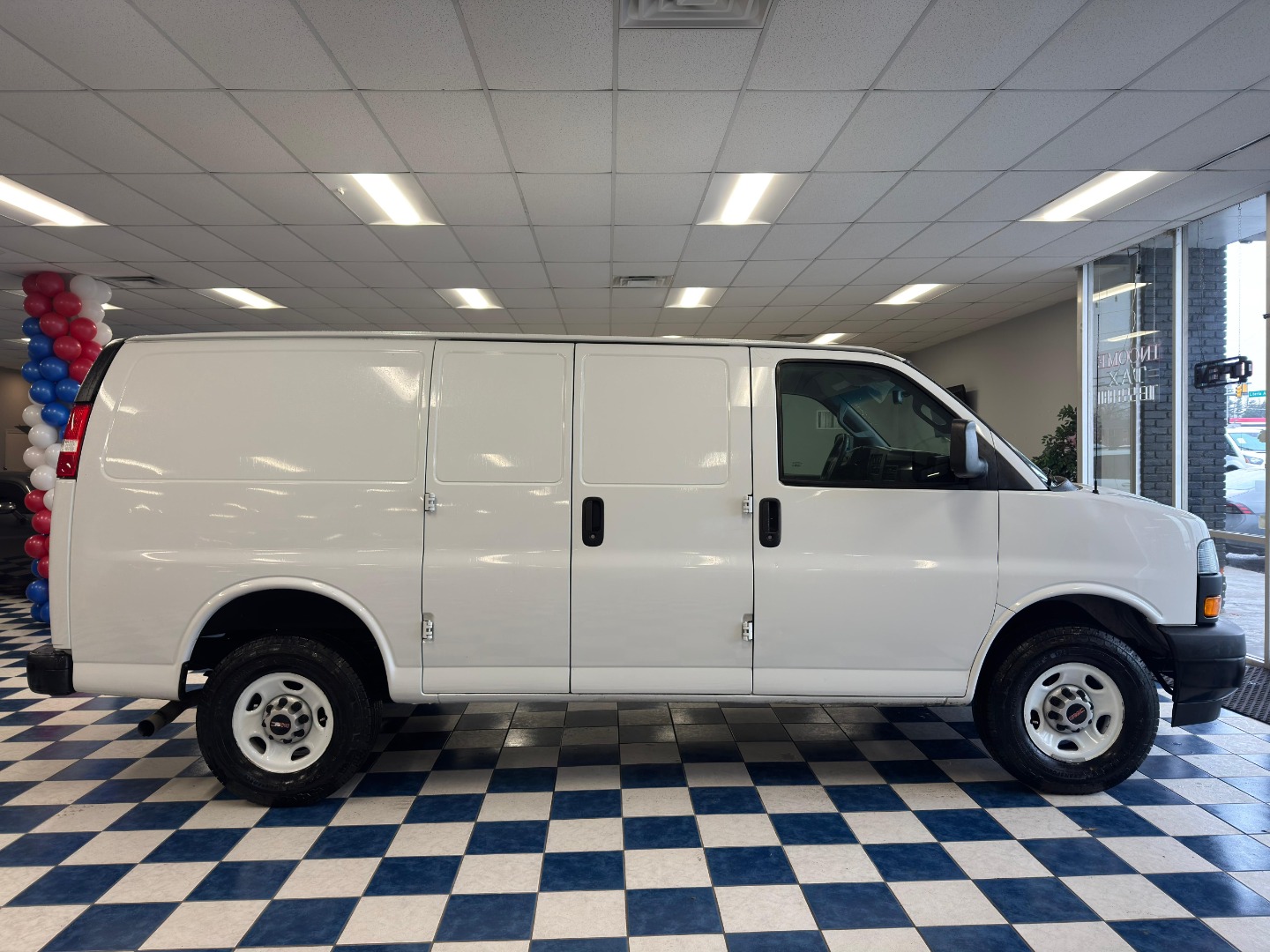 2022 GMC Savana Cargo Work Van - Photo 8