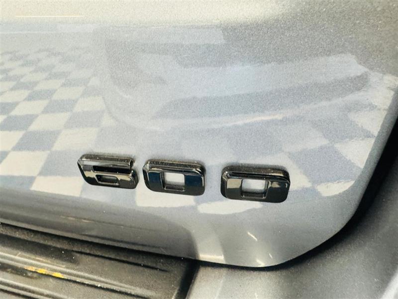Additional photo of vehicle.