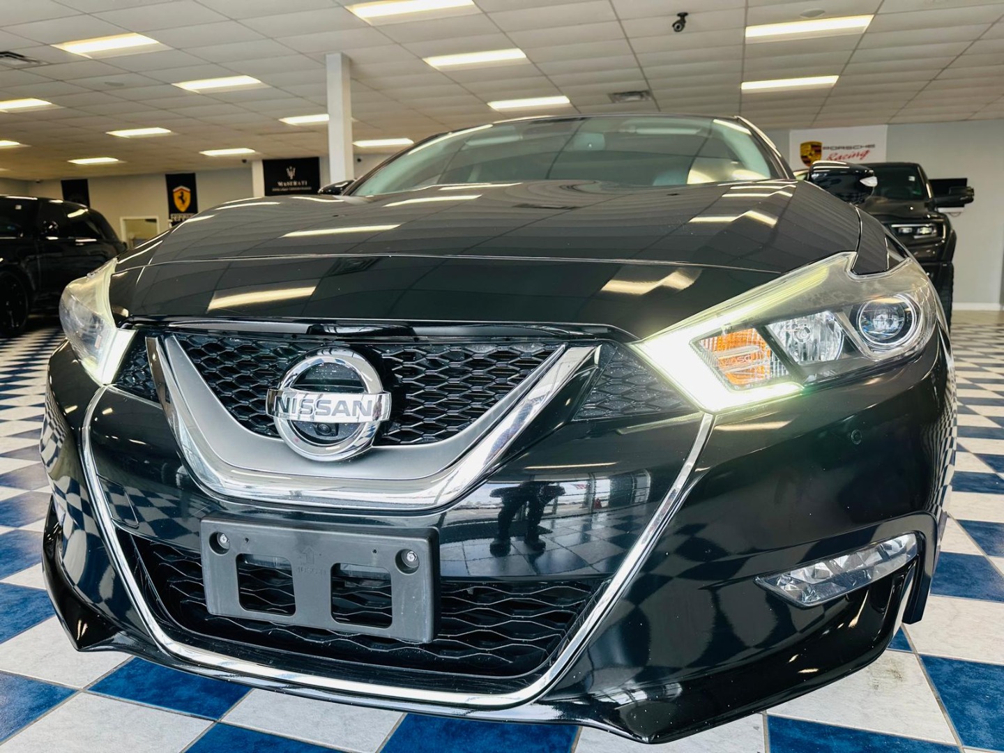 2017 Nissan Maxima Platinum's photo