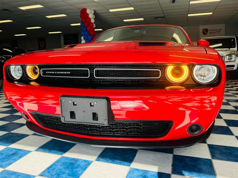 Red 2021 Dodge Challenger SXT RWD Coupe Rear-Wheel Drive Automatic