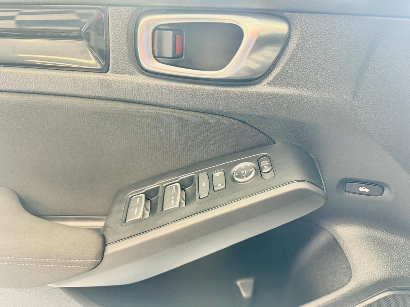 2025 Honda Civic Sport - Photo 24