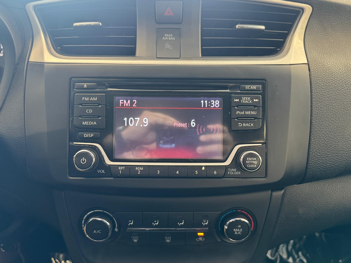2018 Nissan Sentra S - Photo 20