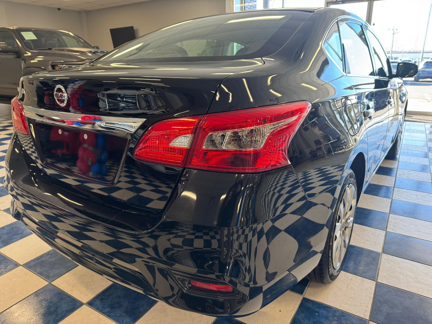 2018 Nissan Sentra S - Photo 7