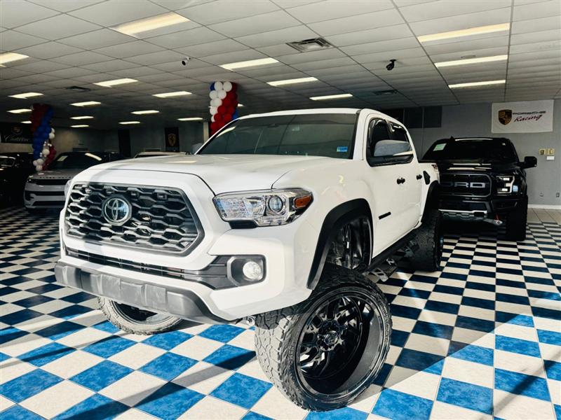 2022 TOYOTA TACOMA SR5