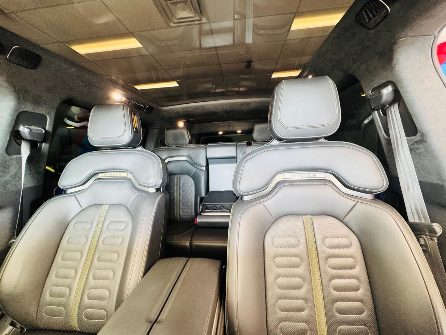 2023 Rivian R1S Adventure - Photo 13