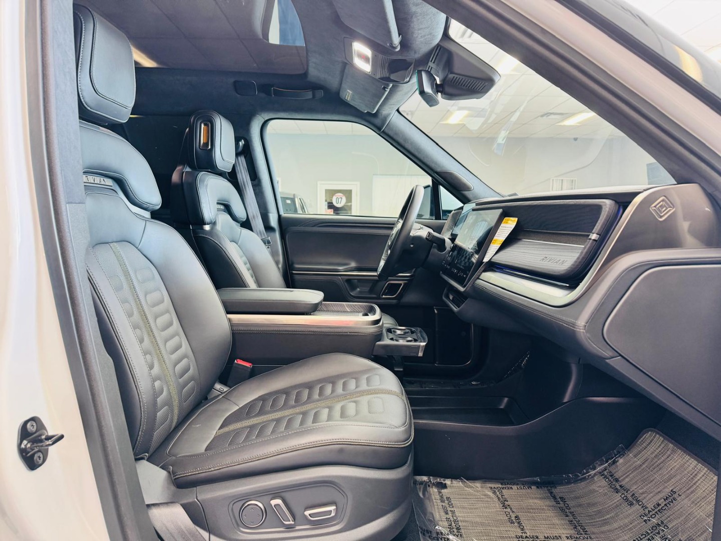 2023 Rivian R1S Adventure - Photo 15