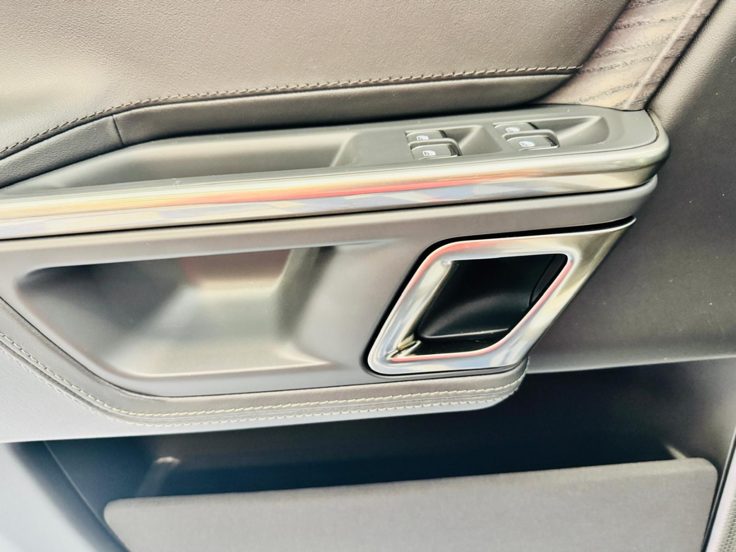 2023 Rivian R1S Adventure - Photo 32