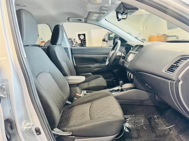 Additional photo of vehicle.