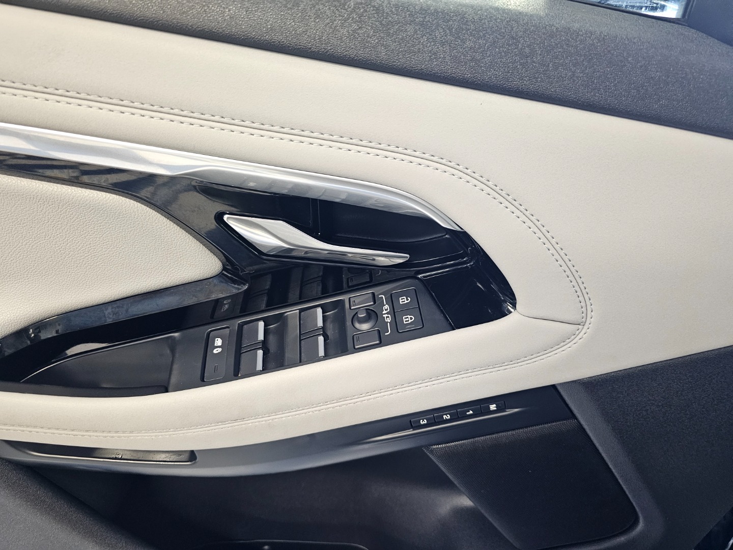 2023 Land Rover Range Rover Evoque S - Photo 15