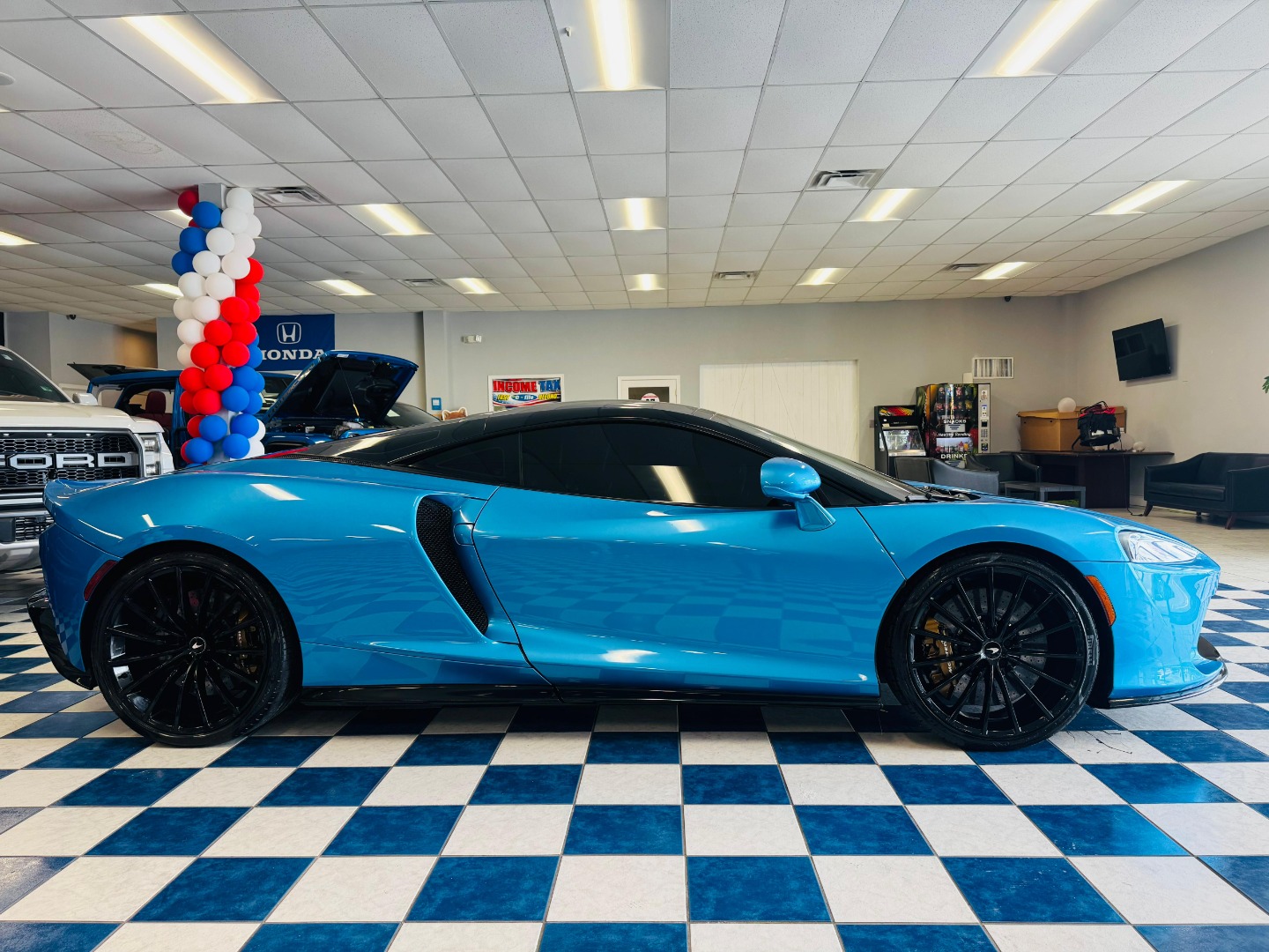 2021 McLaren GT Base - Photo 8