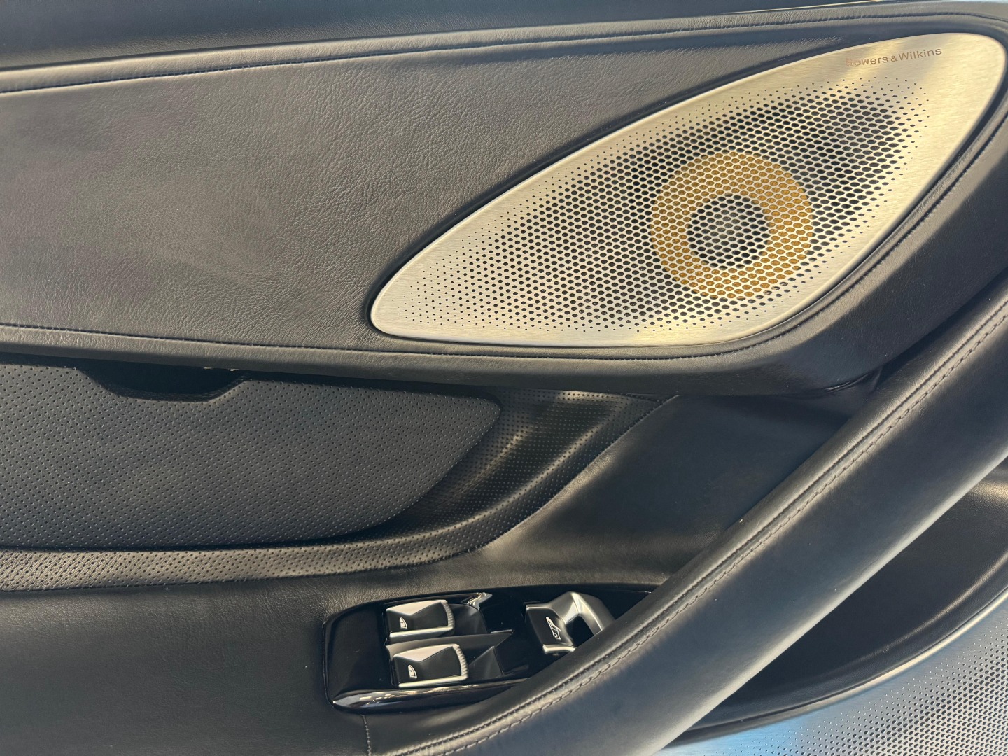 2021 McLaren GT Base - Photo 20
