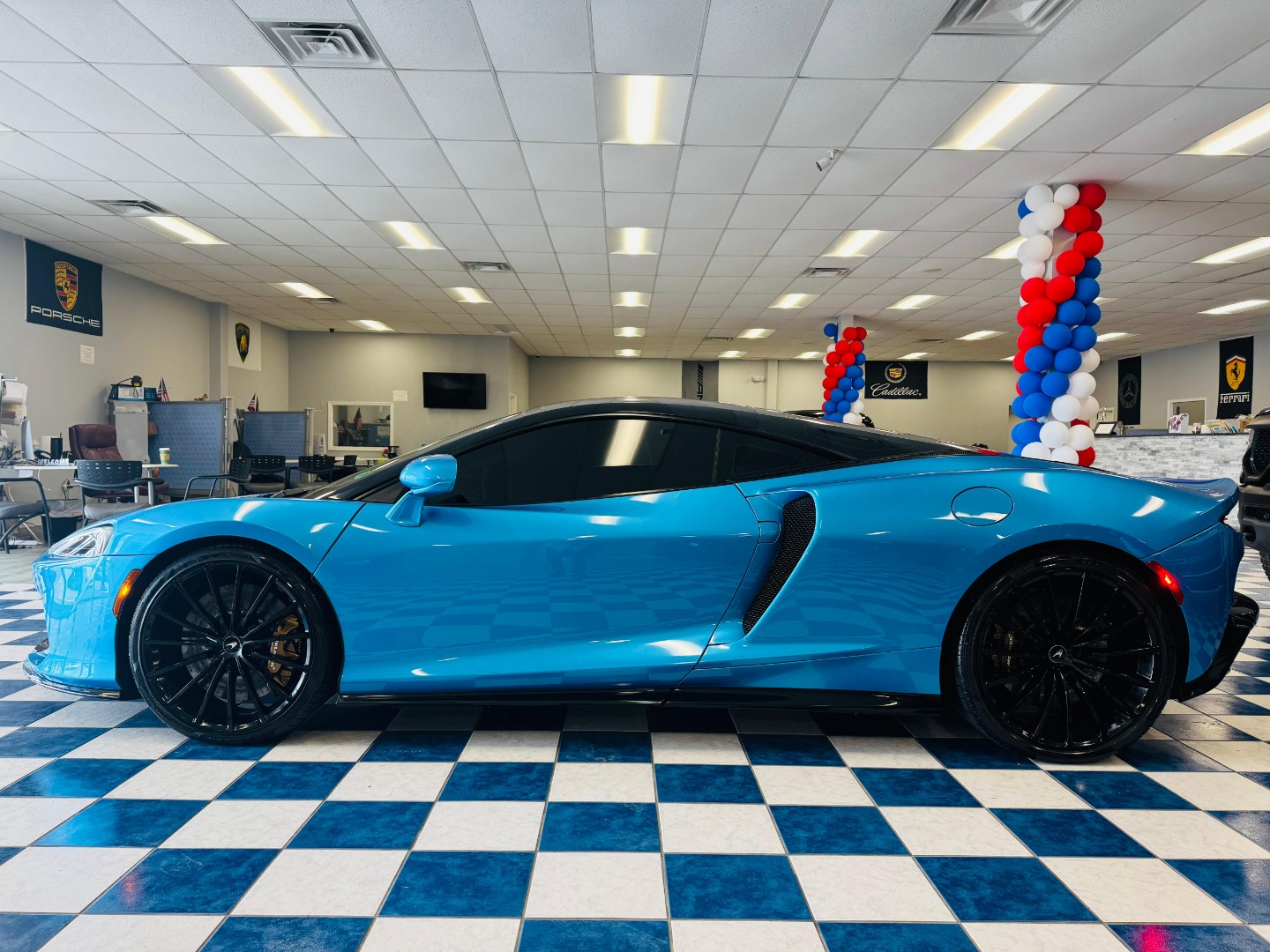 2021 McLaren GT Base