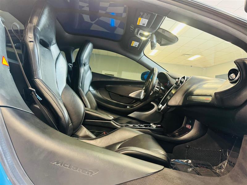 2021 McLaren GT Base - Photo 12