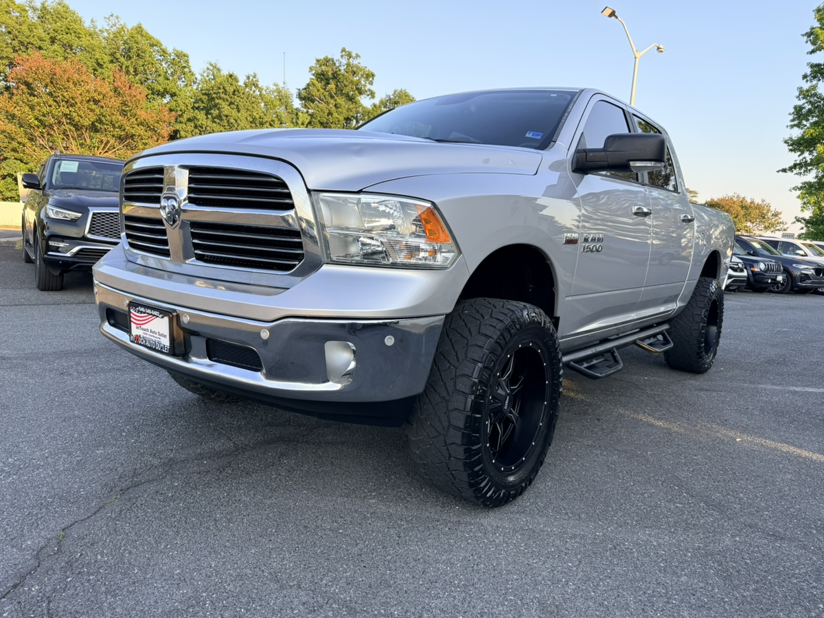 2016 RAM 1500 Lone Star 4x4 Crew Cab 5'7's photo
