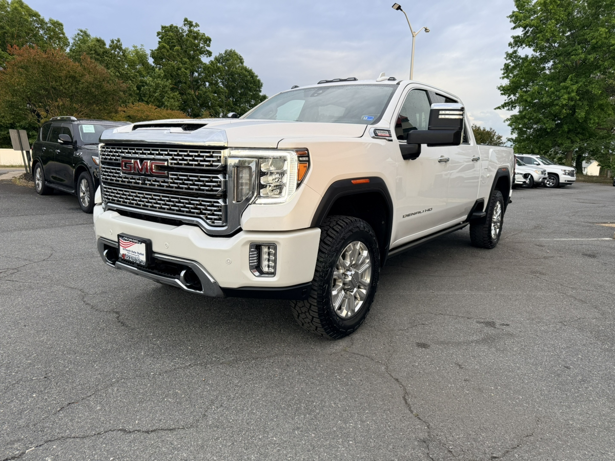 2022 GMC Sierra 4WD Crew Cab Standard Box Denali's photo