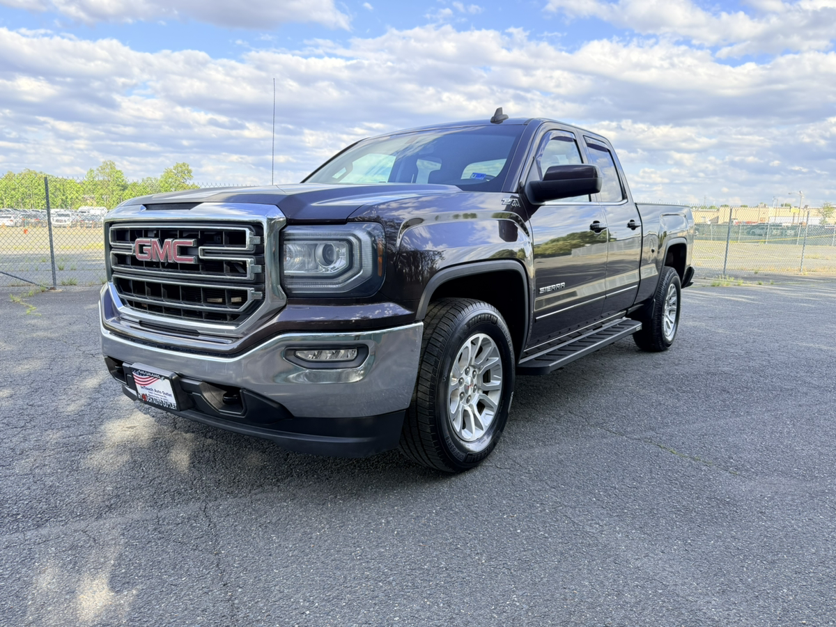 2016 GMC Sierra 4WD Double Cab Standard Box SLE's photo