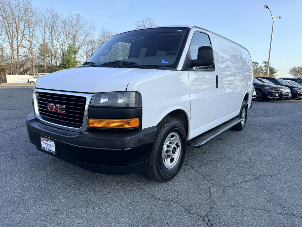 2019 GMC Savana 2500's photo