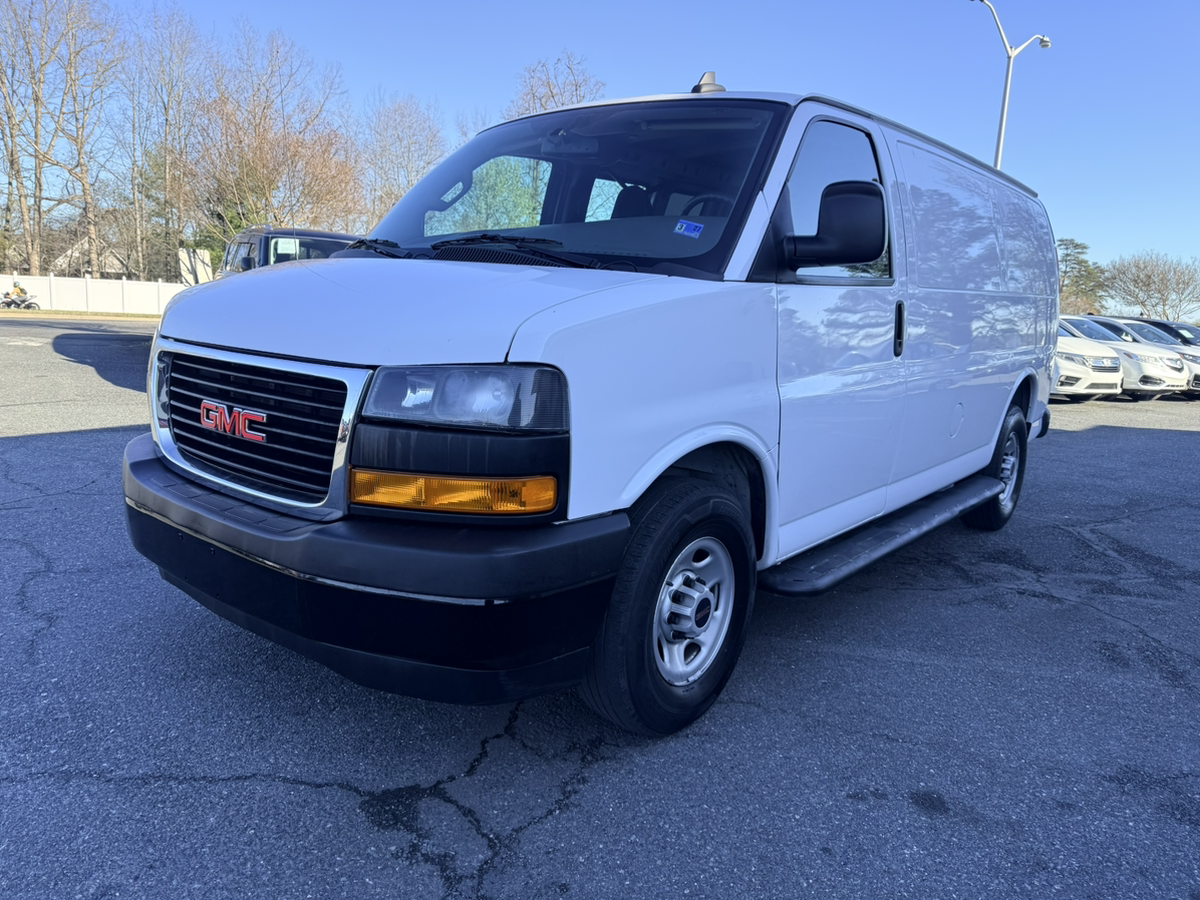 2019 GMC Savana 2500's photo