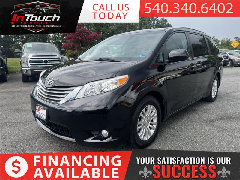 2017 TOYOTA SIENNA XLE PREMIUM w/NAVIGATION SYSTEM & SUNROOF