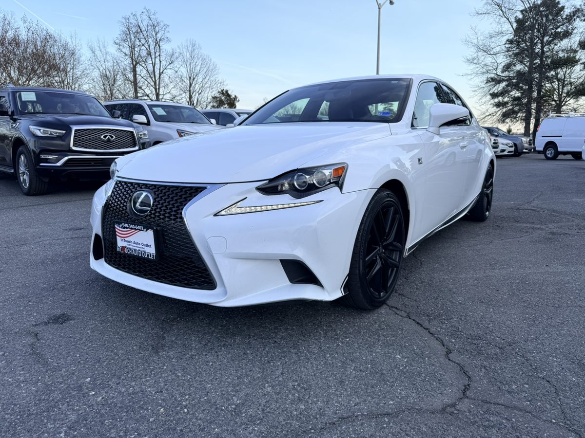 2016 Lexus IS 350 200t's photo