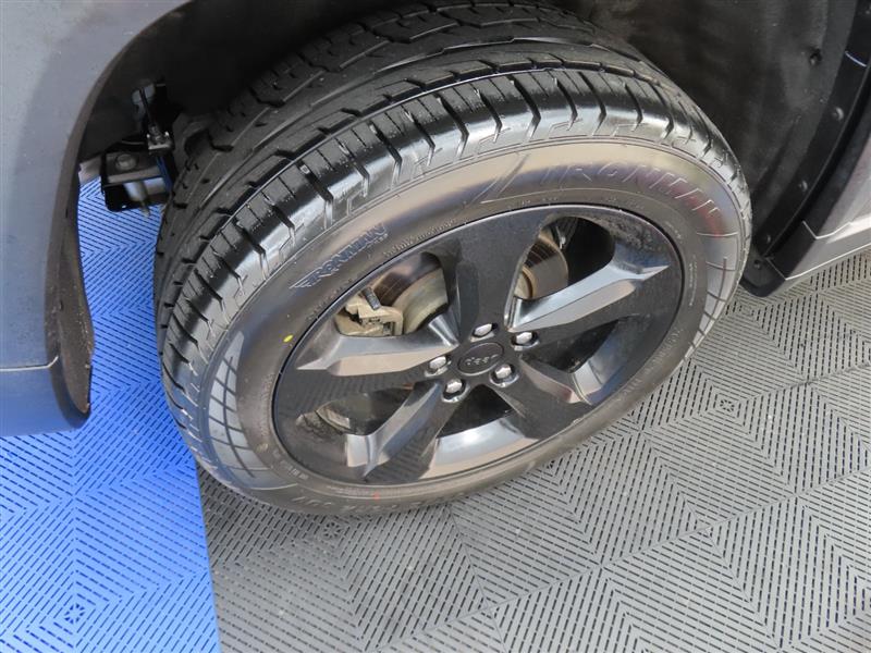 JEEPGRAND CHEROKEE9