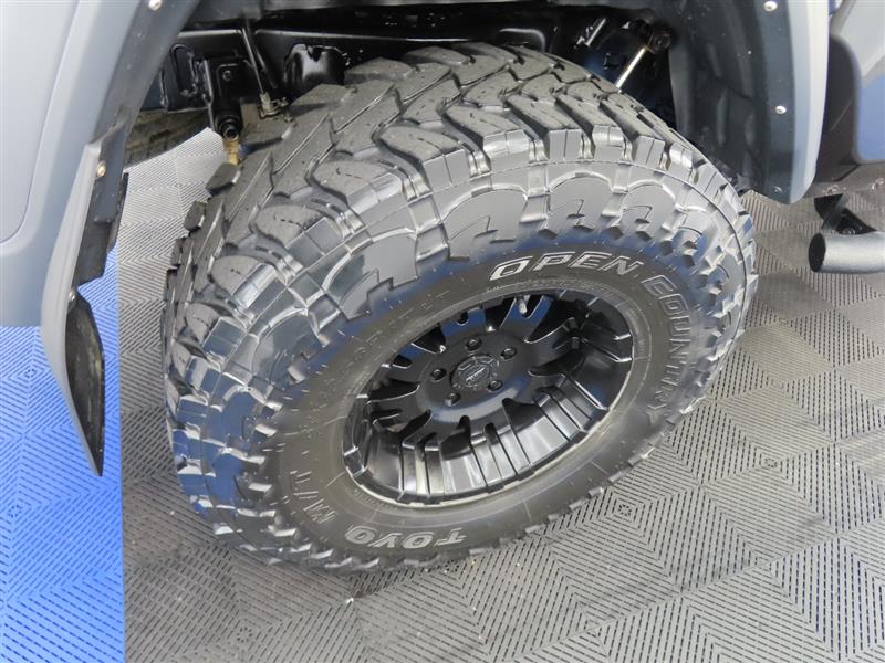JEEPGLADIATOR8