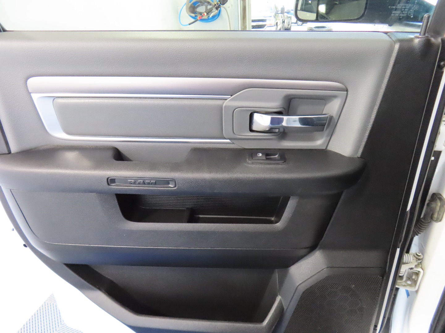 2023 RAM Ram 1500 Classic SLT - Photo 32
