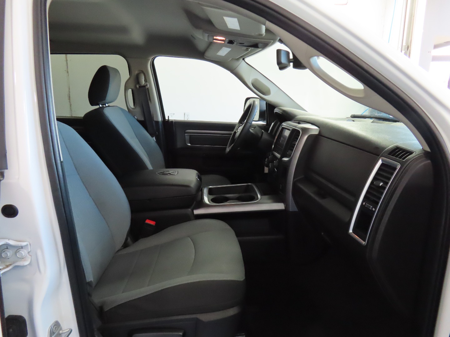 2023 RAM Ram 1500 Classic SLT - Photo 29