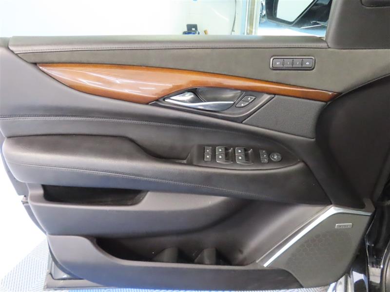 CADILLACESCALADE15