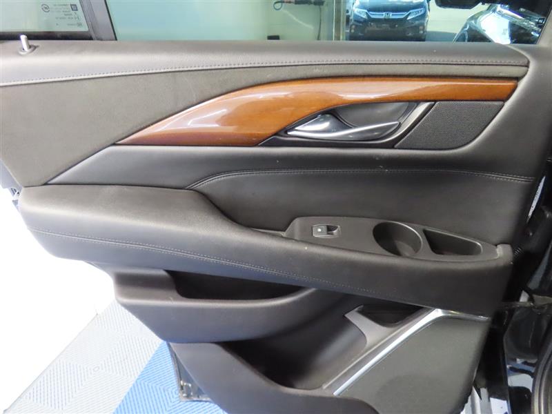 CADILLACESCALADE34