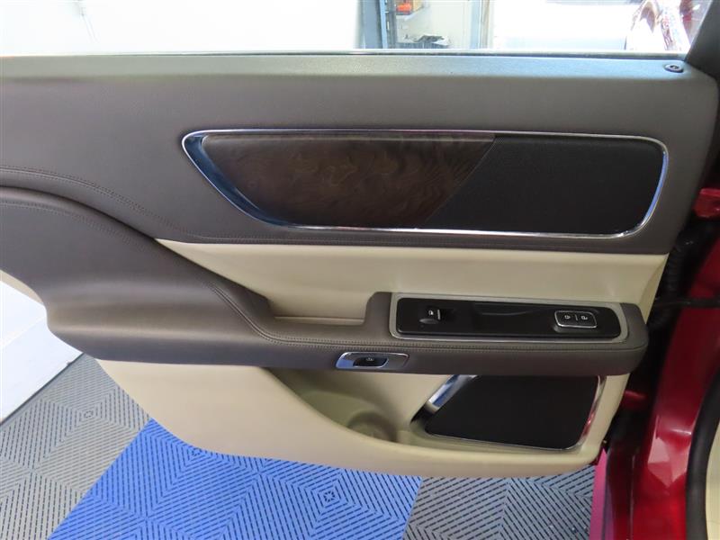 LINCOLNCONTINENTAL32