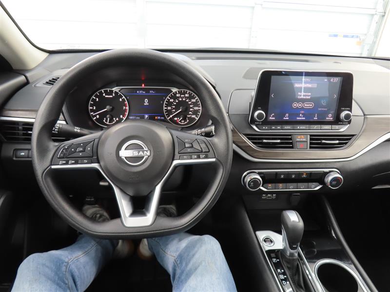 NISSANALTIMA17