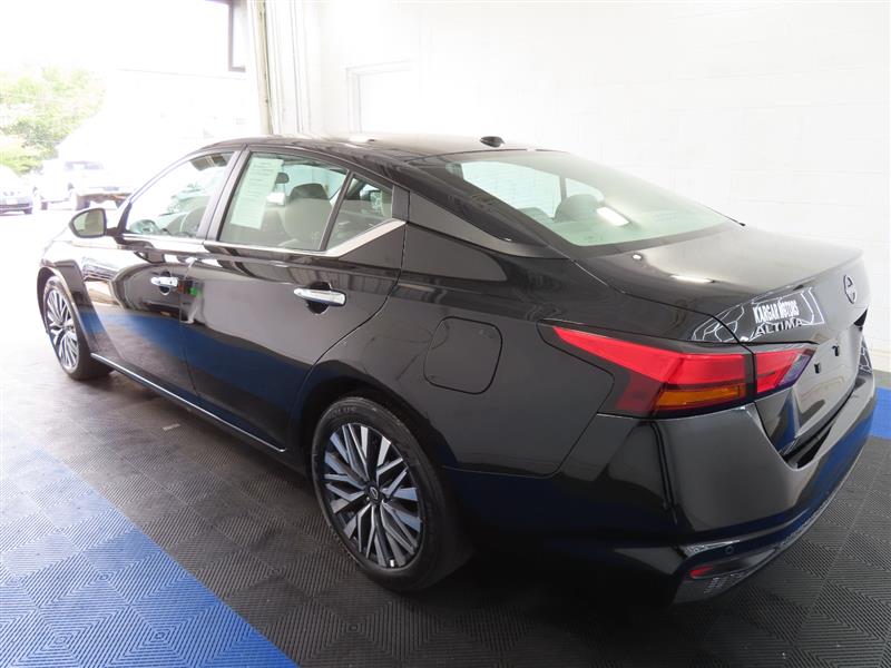 NISSANALTIMA10