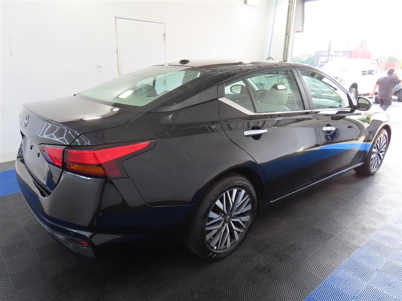 NISSANALTIMA14