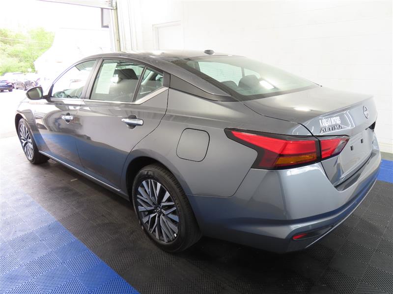 NISSANALTIMA10