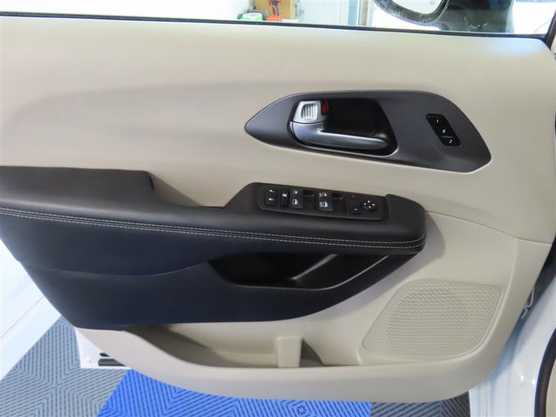 CHRYSLERPACIFICA16