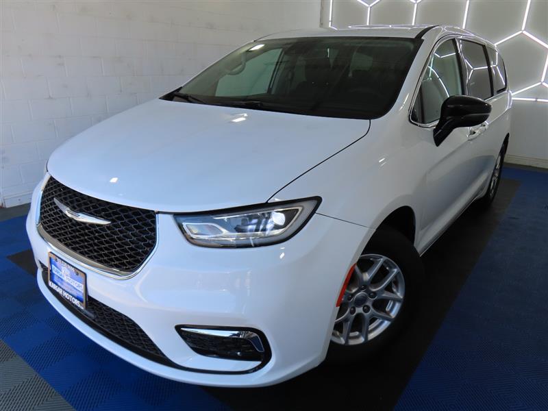 CHRYSLERPACIFICA5