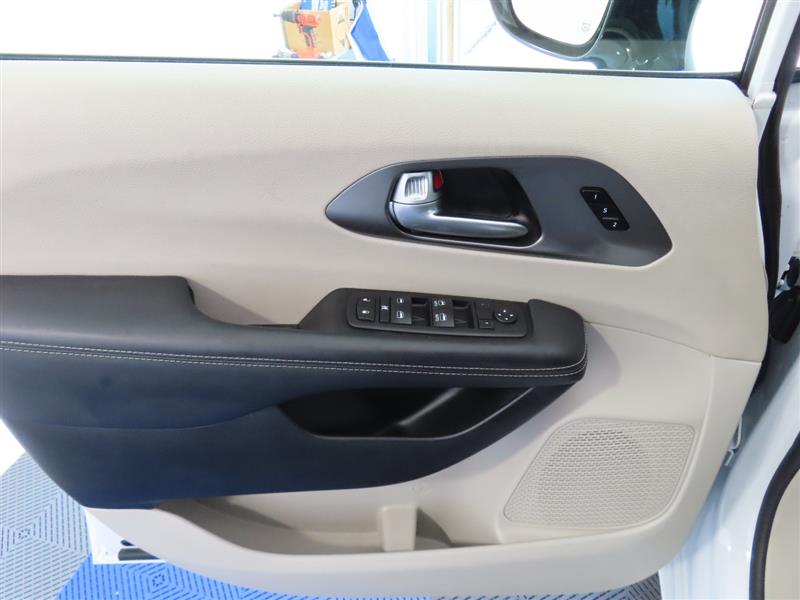 CHRYSLERPACIFICA15