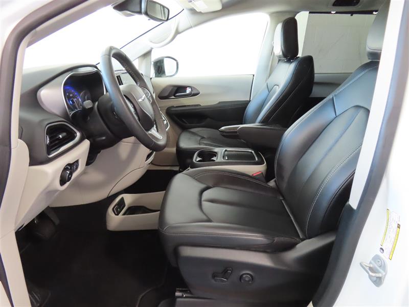 CHRYSLERPACIFICA16