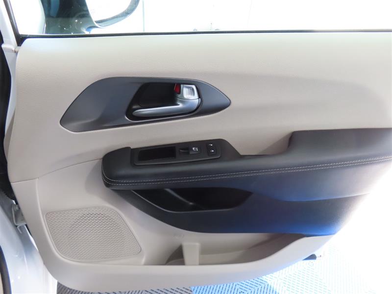 CHRYSLERPACIFICA33