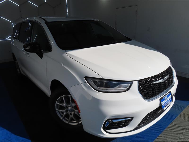 CHRYSLERPACIFICA5
