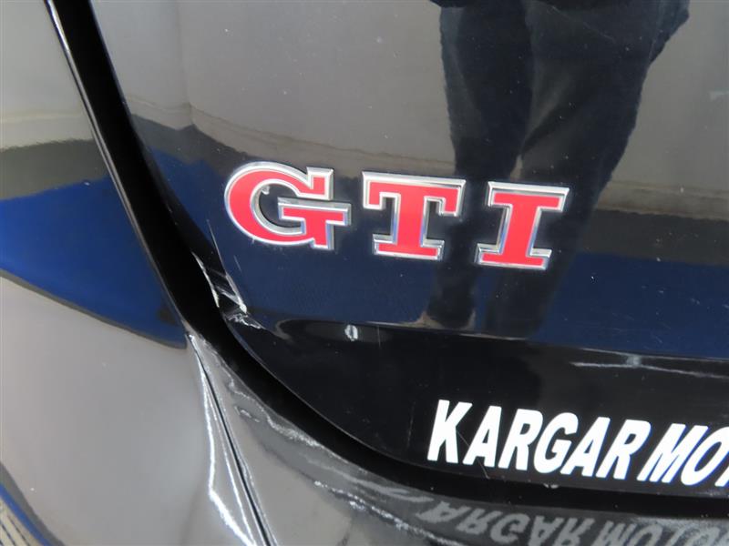 VOLKSWAGENGOLF GTI13
