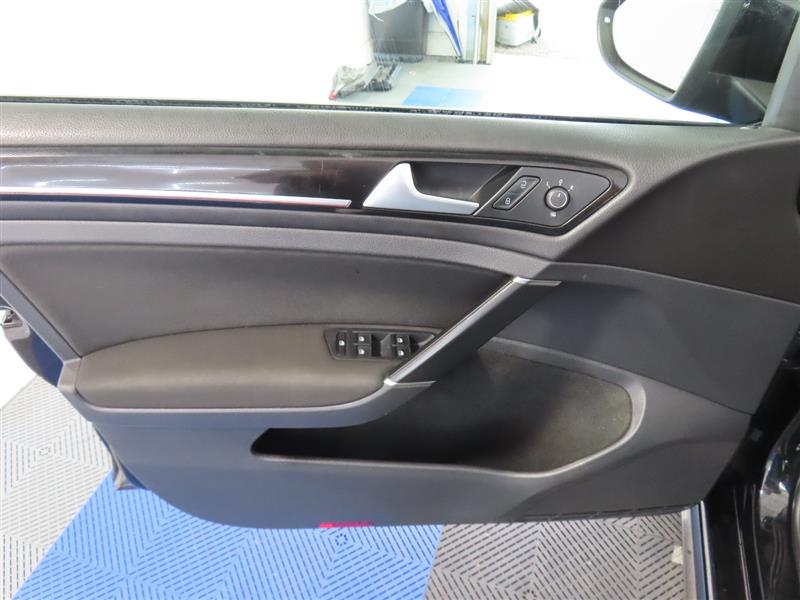 VOLKSWAGENGOLF GTI15
