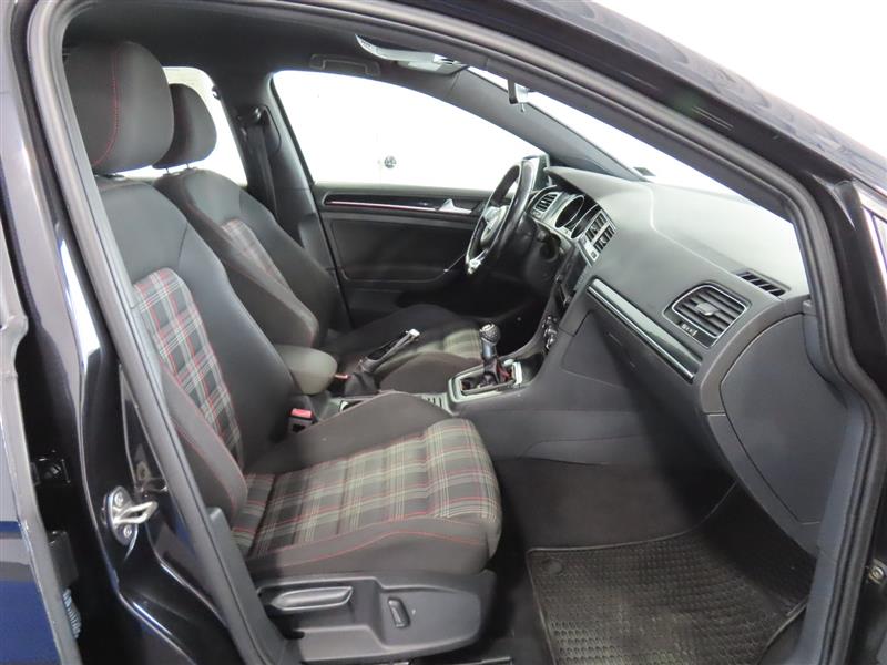 VOLKSWAGENGOLF GTI34
