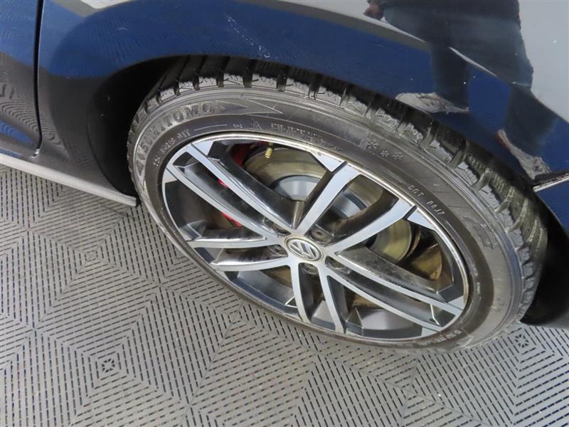 VOLKSWAGENGOLF GTI7