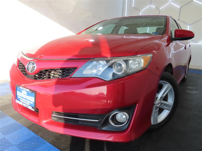 2012 TOYOTA CAMRY SE
