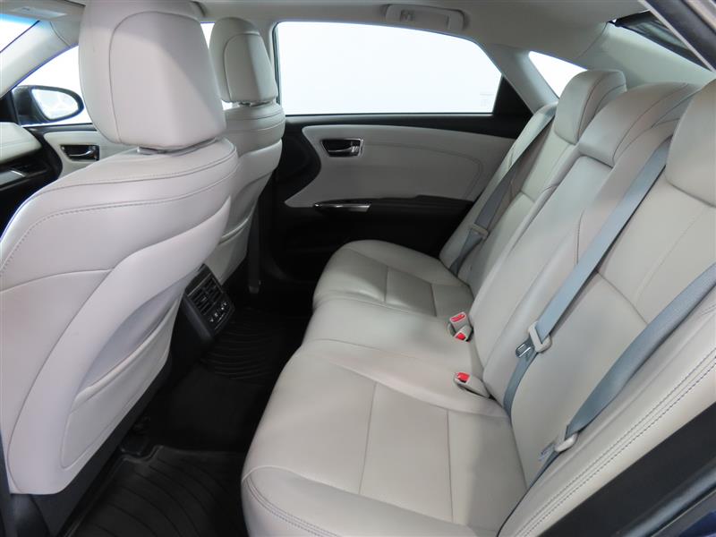 TOYOTAAVALON33